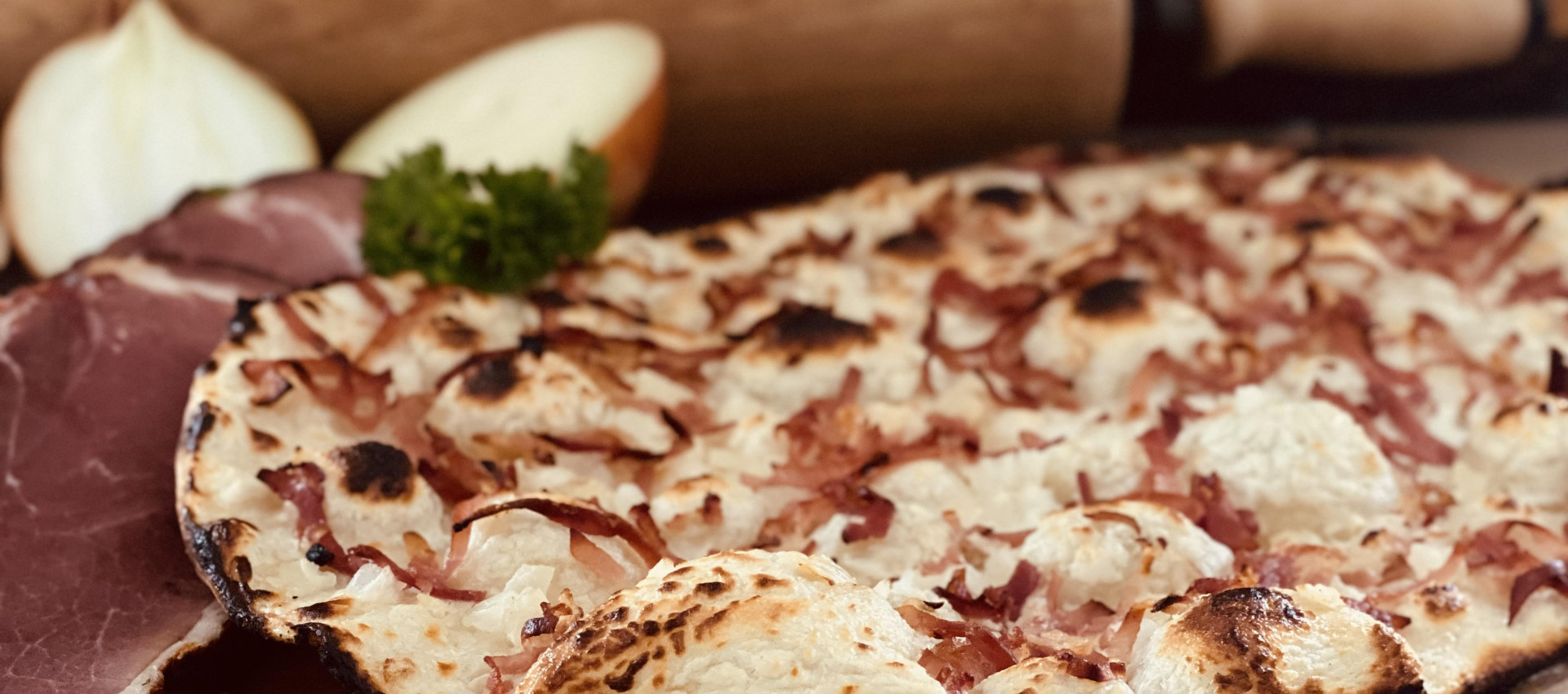 Flammenkuchen Speck - Zwiebeln