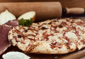 Flammenkuchen des Monats - Speck-Zwiebel