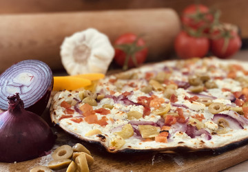 Flammenkuchen des Monats - griechisch
