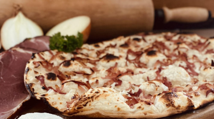 Flammenkuchen des Monats - Speck-Zwiebel
