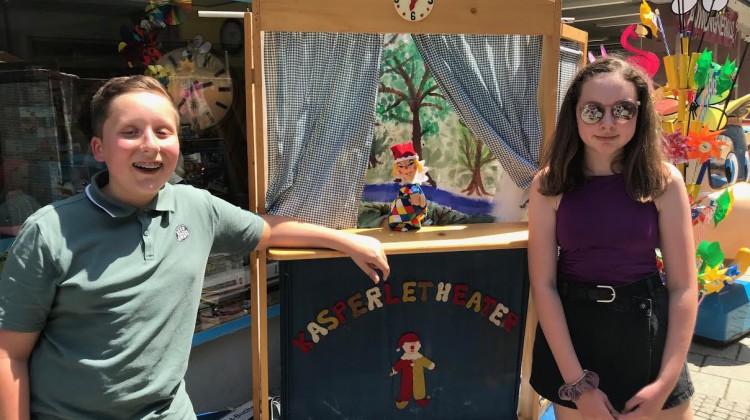 Werbegemeinschaft Lahr goes Youtube, dank Modertoren-Kids Gloria Hanus und Nevio Nicolosi.