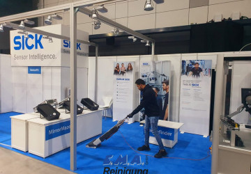 Ein sauberer Messestand ist das repr&auml;sentative Aush&auml;ngeschild