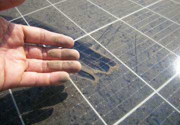 Solaranlagen-Reinigung im Sommer &ndash; Maximale Effizienz f&uuml;r Ihre Photovoltaikanlage