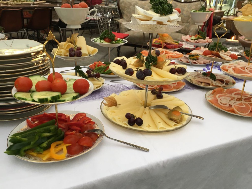 Fr&uuml;hst&uuml;ck im Blumeh&auml;fele