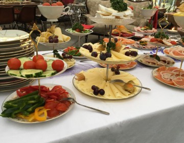 Fr&uuml;hst&uuml;ck im Blumeh&auml;fele