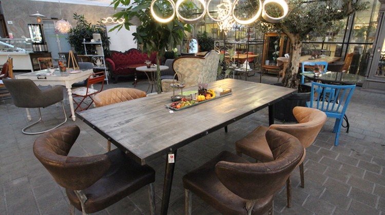 Erste Management - Lounge in den R&auml;umen bei s&acute;Blumeh&auml;fele