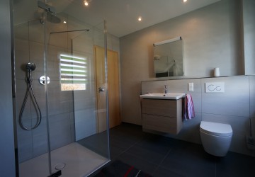Neugestaltung Bad mit bodenebener Dusche