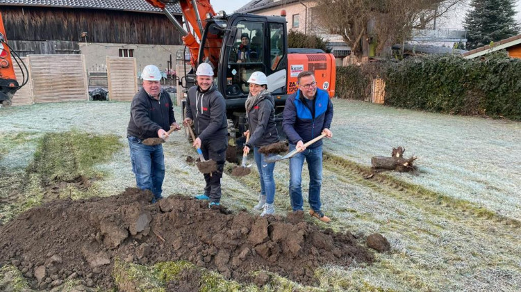 Erster Spatenstich bei Stulz Beton und Natursteine