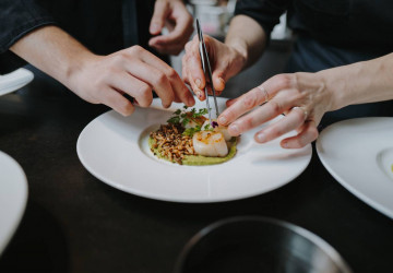K&ouml;che (m/w/d) in Vollzeit, Chef de Partie und Demi Chef de Partie