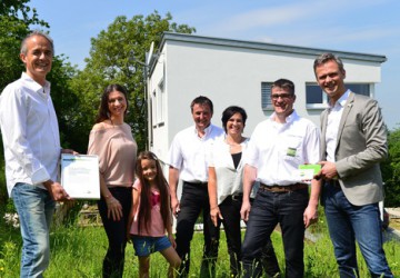 Sentinel Zertifikats&uuml;bergabe Familie Nothelfer