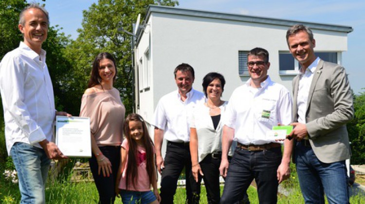 Sentinel Zertifikats&uuml;bergabe Familie Nothelfer